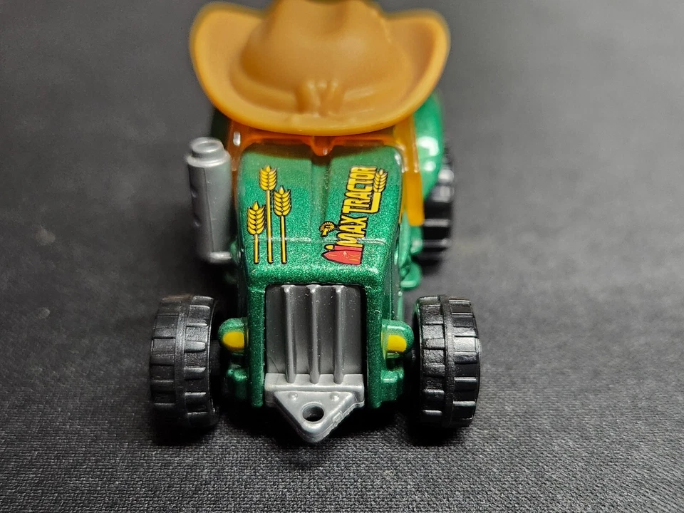 Matchbox Max Tractor - Green With Farm Hat - Made in China - MB653 - 2003 - Image 2 of 4
