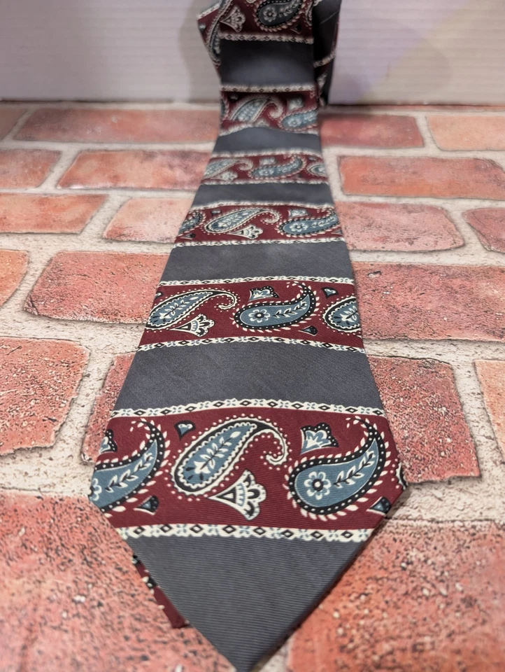 Corbata de cuello vintage Bugle Boy Company 100 % seda italiana para hombre hecha en EE. UU. cachemira Foto 2 de 4