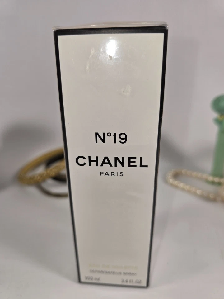 🌿 Chanel Nº 19 Eau de Toilette Spray - 3,4 fl oz (100 ml) 🌿 Sellado y Completo Foto 2 de 4