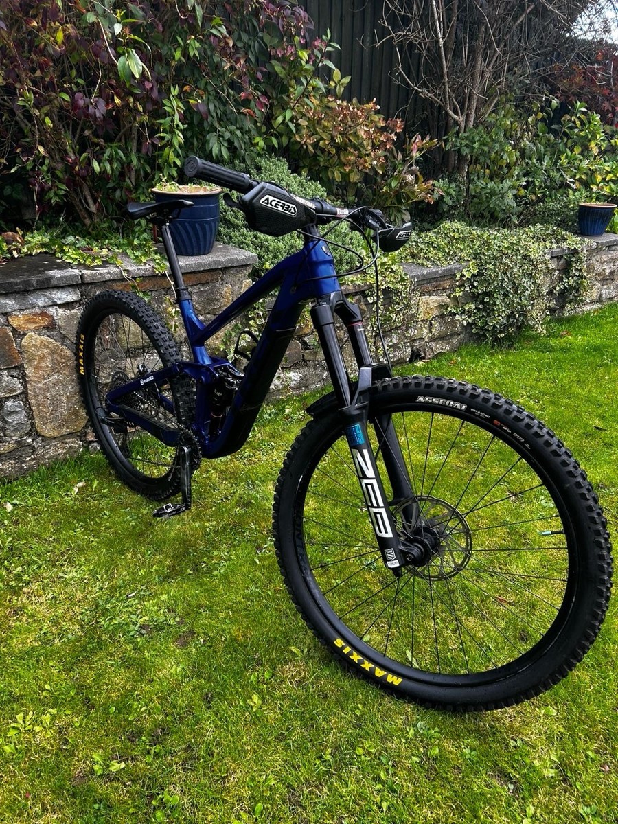 Trek slash gen large 29” Wheels UK