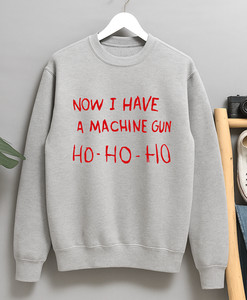 Suéter Jersey Ho Ho Now I Have ametralladora Gris Unisex Navidad