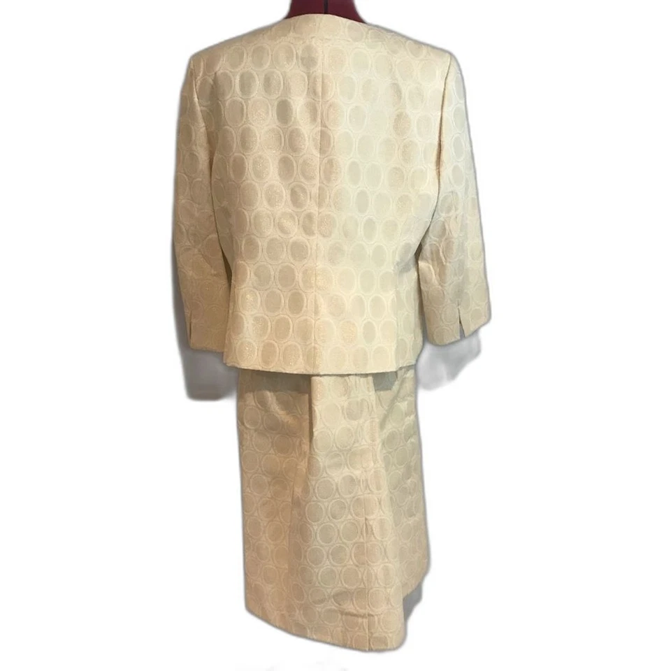 Traje Estudio Metálico Crema Falda Traje Para Mujer Talla 16 Conjunto de 2 Piezas Blazer y Falda Foto 2 de 4