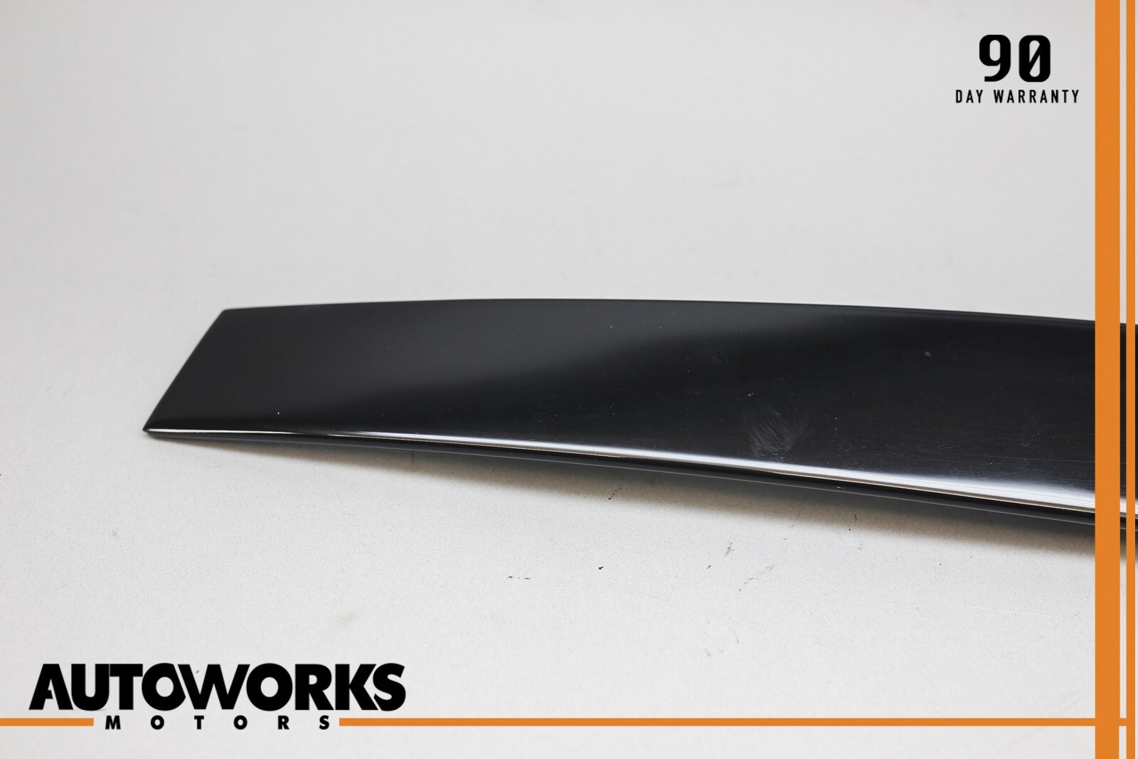 03-13 Maserati Quattroporte M139 Front Right Exterior B-Pillar Moulding Trim OEM
