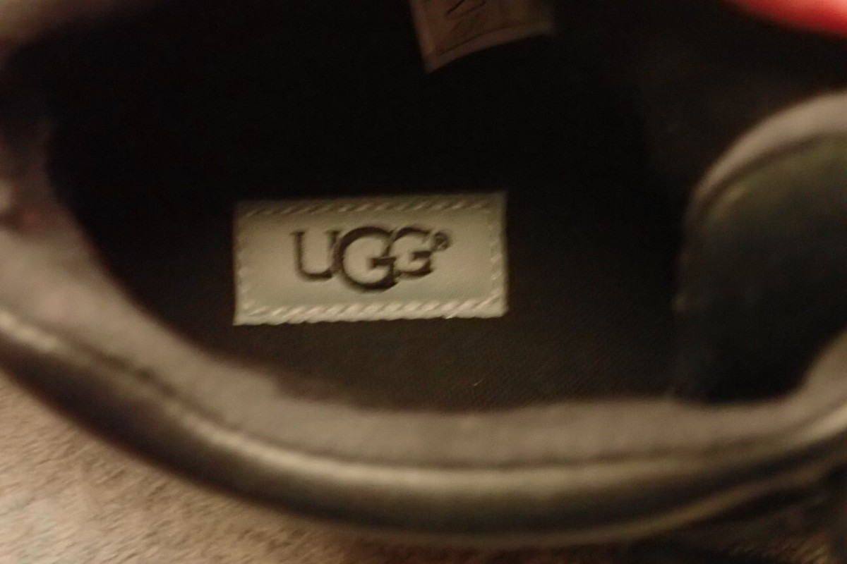 UGG SCHYLER BOOTS 1018985K BLACK SUEDE MID TOP SIDE ZIP UGG SCHYLER BOOTS 1018985K BLACK SUEDE MID TOP SIDE ZIP