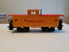 Ho Bachmann Union Pacific Wide Vision Caboose