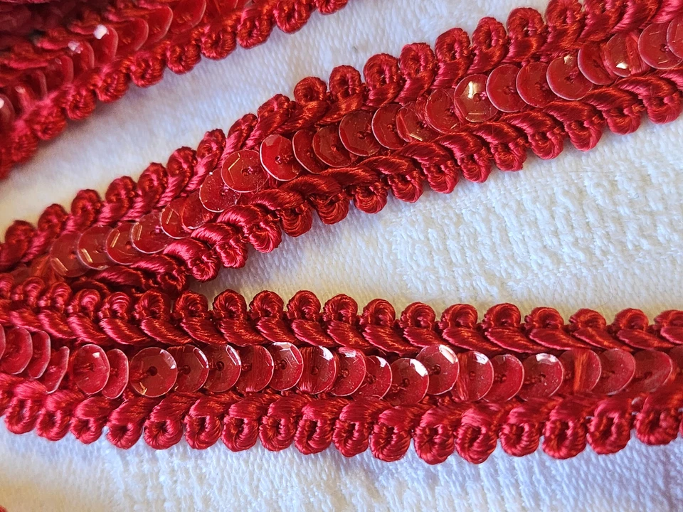 Galon vintage rouge sequin soyeux 2 mètres 40 sur 1,7 cm A5 - Photo 2/4