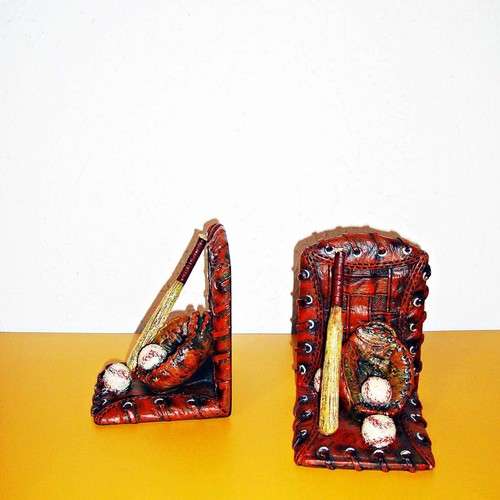 RED BROWN 5-INCH RESIN BASEBALL GLOVE BOOKENDS W/ BATS, SHOES, BALLS & BLANKETS - Picture 2 of 8