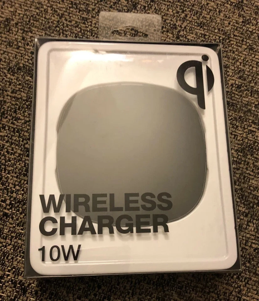 Almofada de carregamento sem fio Staples 55939 Qi 10W preta nova na caixa. Com USB. - Imagem 2 de 4