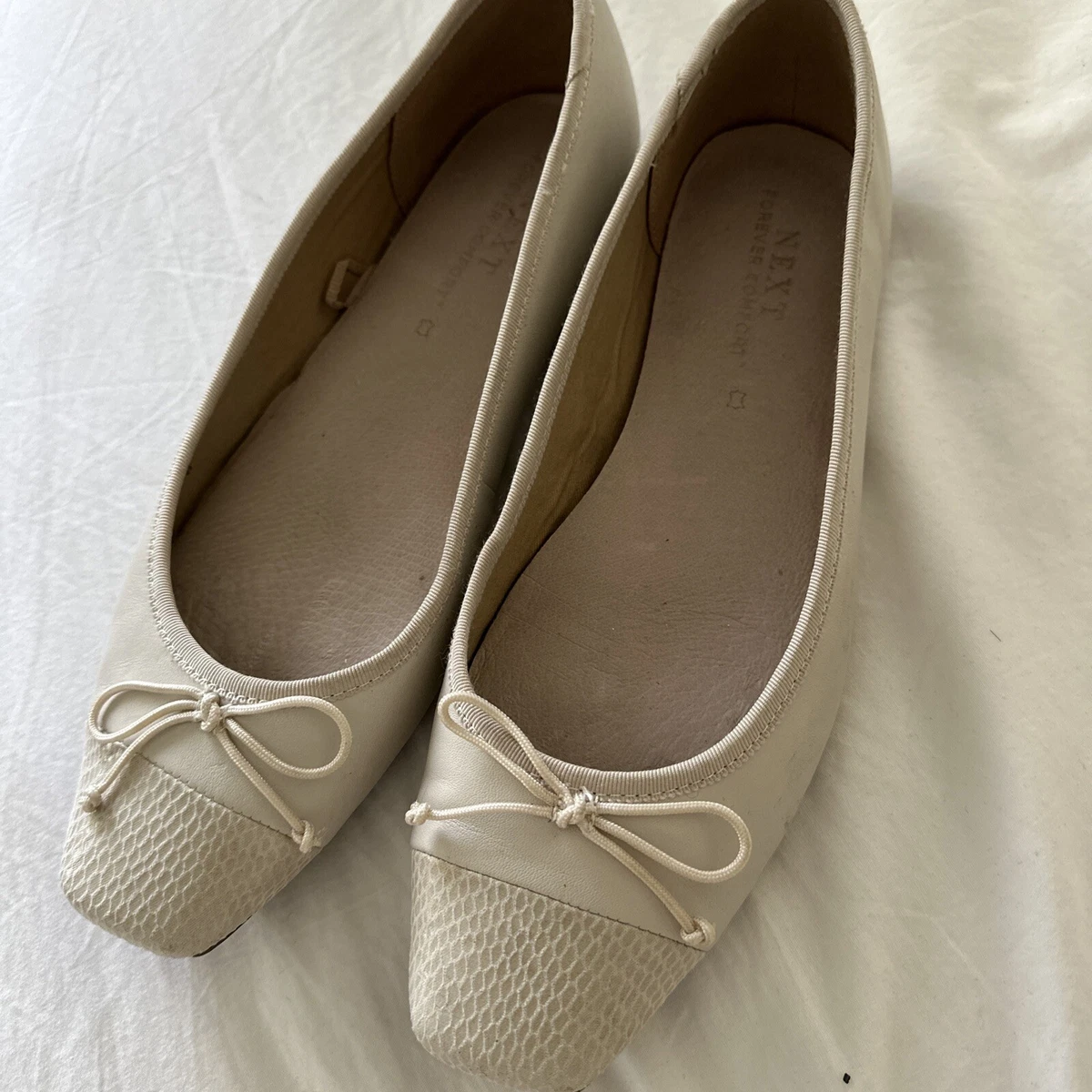 Ladies flat shoes next sales