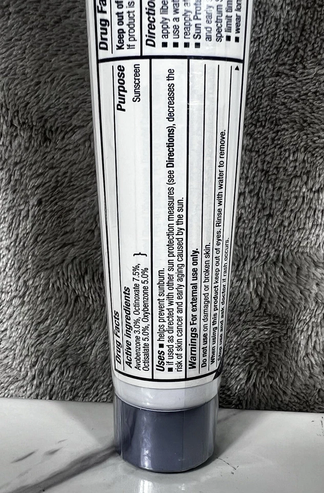 Meaningful Beauty Skin Brightening Decollete Neck Treatment SPF 15 1.7oz Sealed - Image 3 of 4