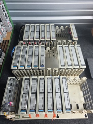 Modicon Programmable Controller ''COMPLETE RACKS''  Model...