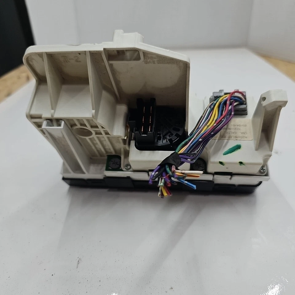 2000 - 2004 Subaru Legacy Manual Heater A/C Control Temperature Panel 72311AE06 - Image 2 of 4