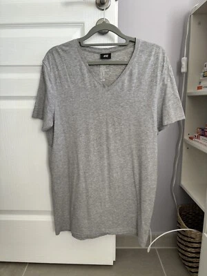 T-shirt H&M Gris col V taille M - Photo 1/2