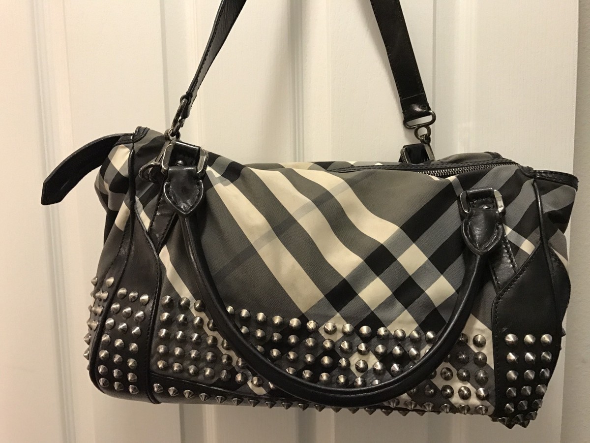 burberry classic Two Way Shoulder Bag, Black Leather With burberry classic Two Way Shoulder Bag, Black Leather With