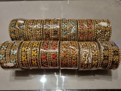 NEU Stilvolle indische Armreife Gold Blume Design Paar Größe 2,6