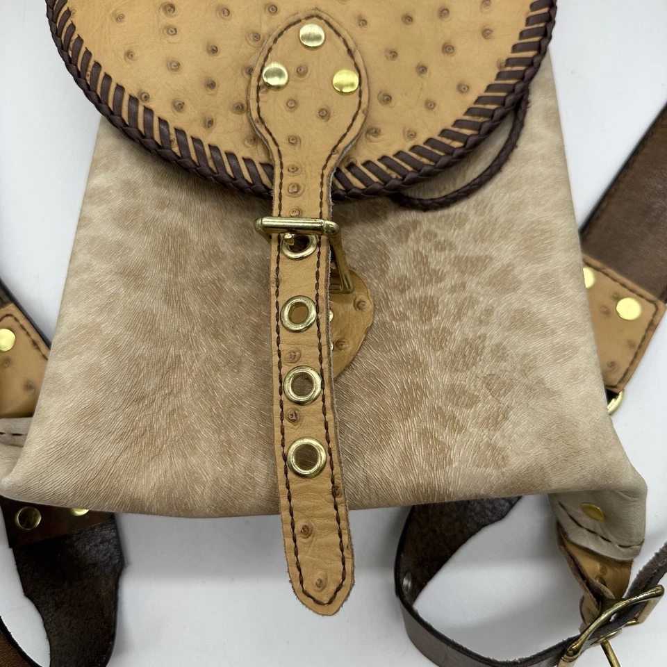 Mochila de mujer Western de cuero de avestruz pequeña con cordón puntada de vaquera Foto 3 de 4