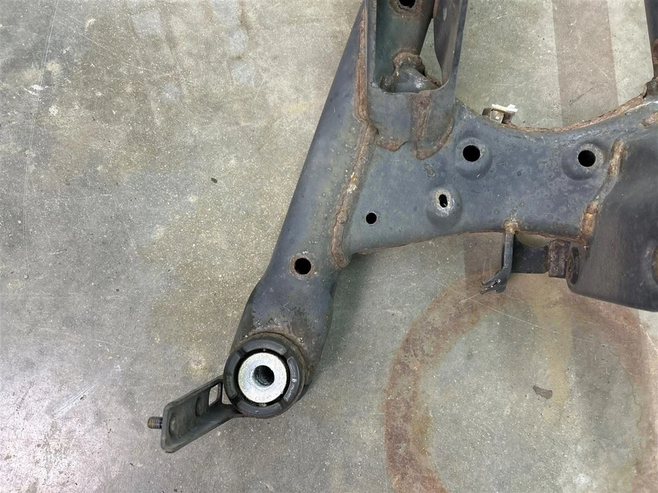 2010-2013 Suzuki Kizashi Rear Crossmember K-Frame FWD OEM Foto 2 de 4