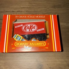 Hornby OO Gauge R722 Kit Kat Closed Van Boxed VGC
