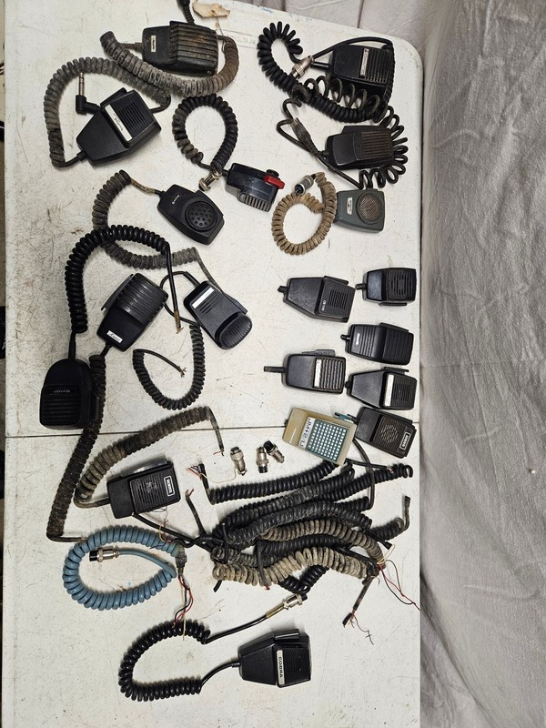 CB Ham Radio Microphone Handheld Lot Of 19 Mic, Untested. Parts or Repair