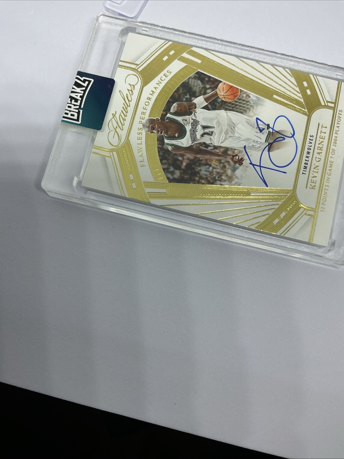 Kevin Garnett Panini Flawless “Flawless Performances” Gold Auto 05/10 view 4