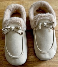 Women  s Beige Faux Fur Lined Slippers US 10 Bow Detail Cozy Rubber Sole New