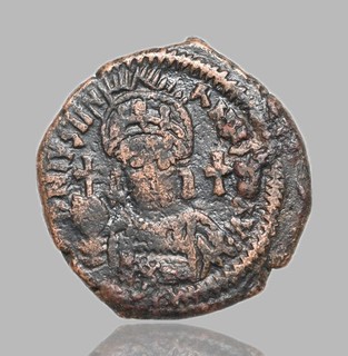 BYZANTINE. Justinian I AD 527 565. Æ Half Follis