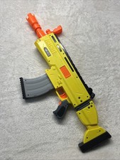 NERF Fortnite AR L Elite Dart Blaster SCAR Gun Yellow Hasbro Magazine 2011