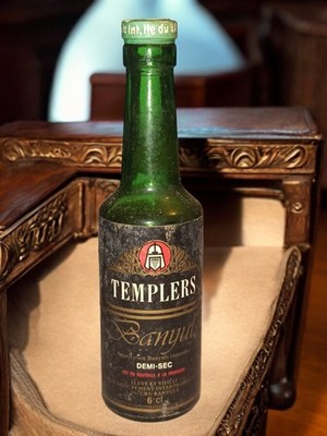 Mignonette Templers Banyuls halbtrocken Vintage alte Spirituosenflasche selten