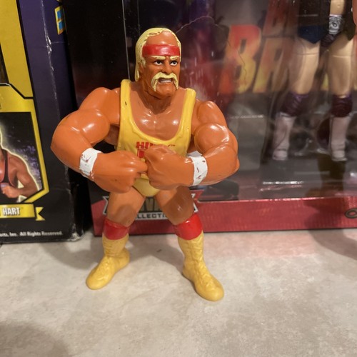 HASBRO WWF HULK HOGAN SERIES 2 WRESTLING ACTION FI...