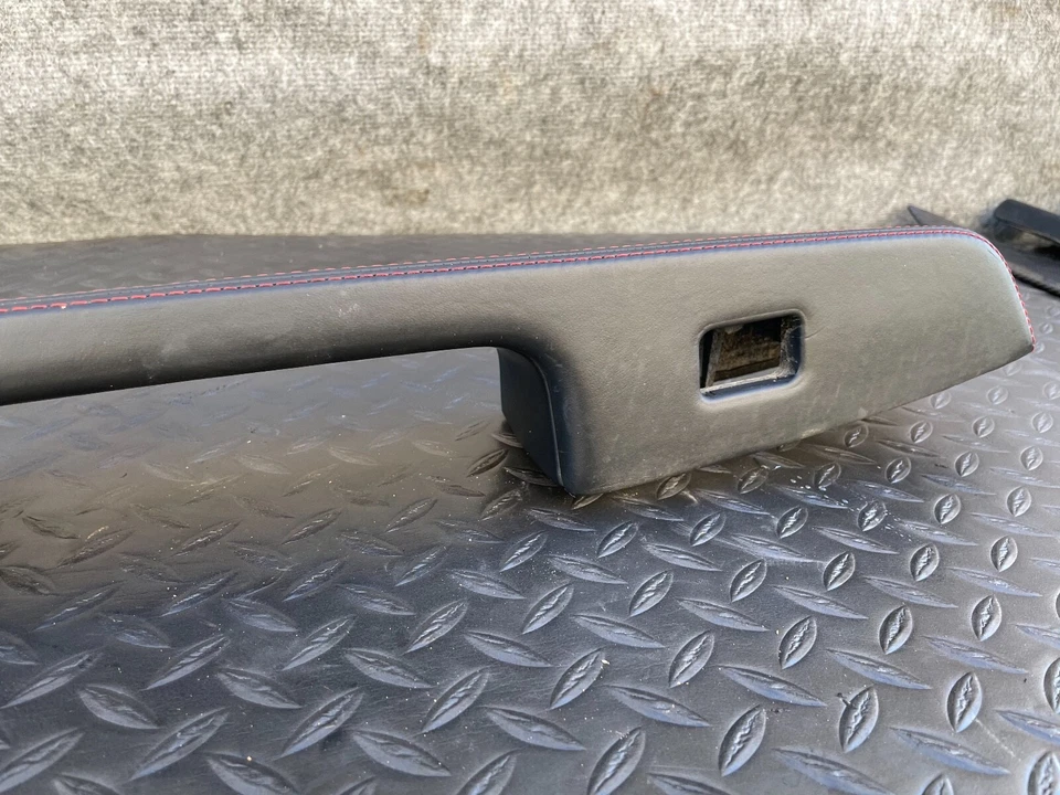 Panel de puerta de cuero reposabrazos lado derecho Mercedes C190 Amg GT/GTS 2016-2018 OEM Foto 4 de 4