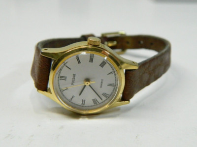 Beautiful vintage PULSAR by Seiko gold tone lady's wristwatch/watch