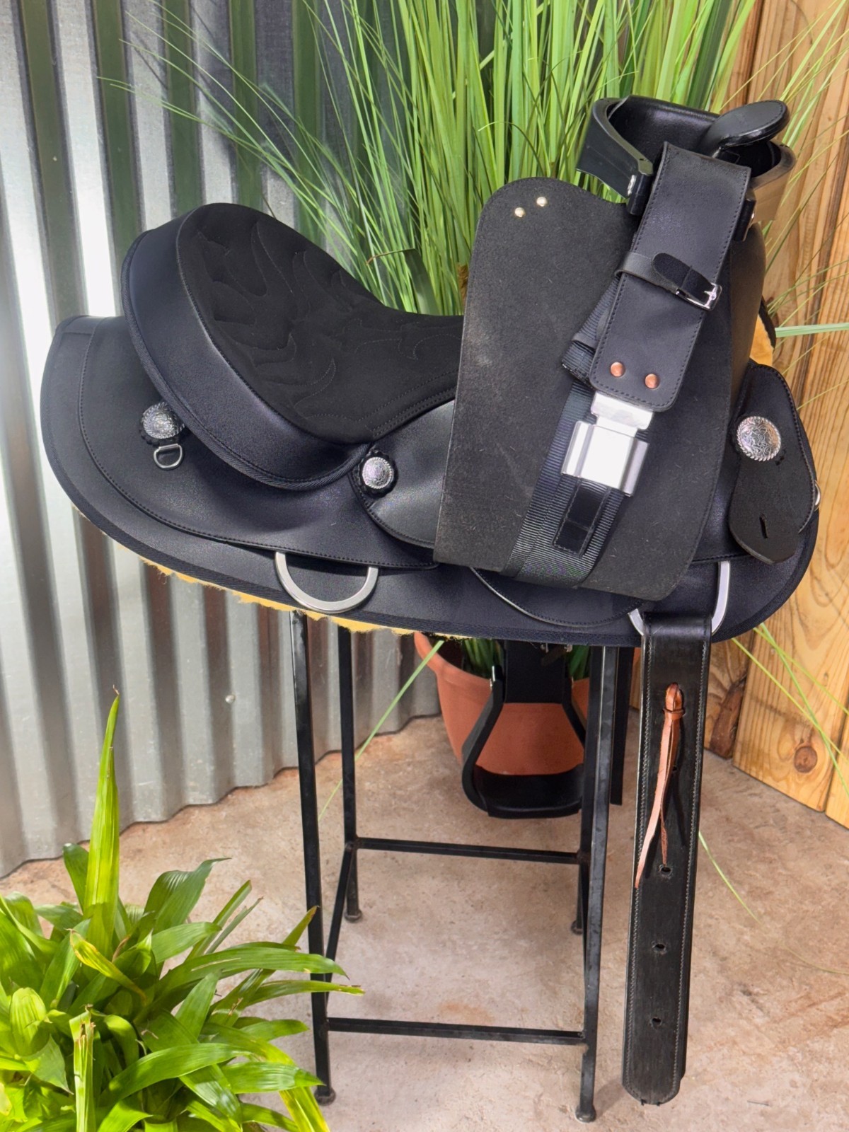 🌵15"  WINTEC Light Weight ROUND SKIRT Western Saddle ~ Black ~ Demo Model 🌵