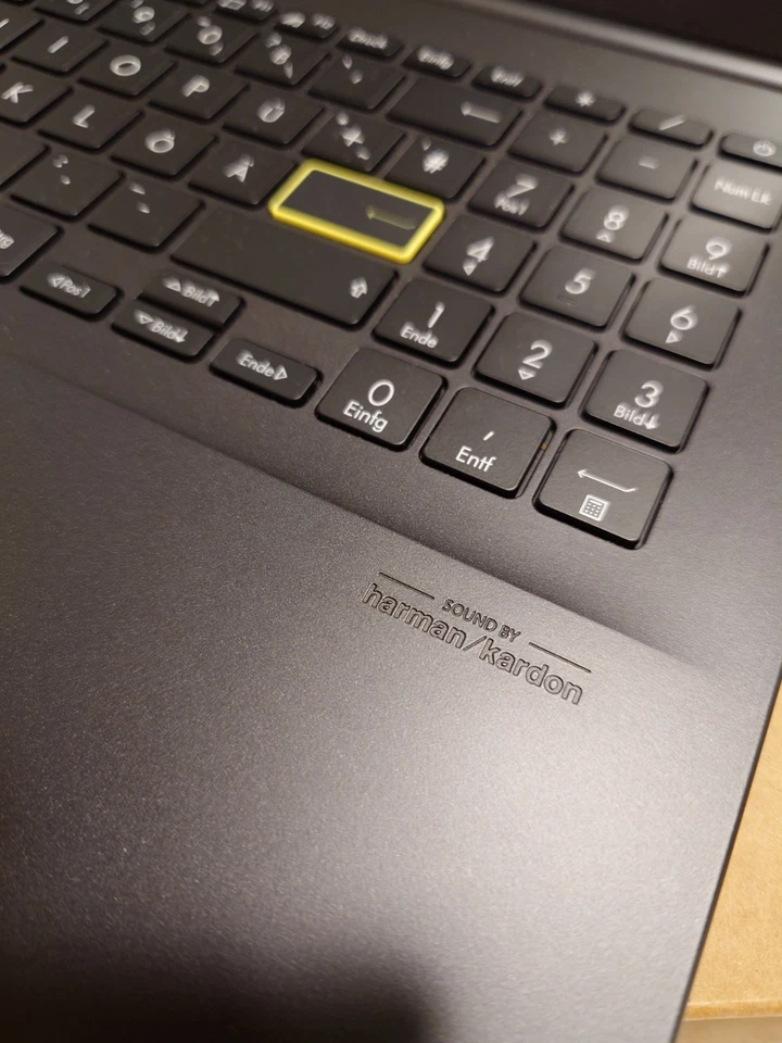 Asus VivoBook S15 OLED - Bild 4 von 4