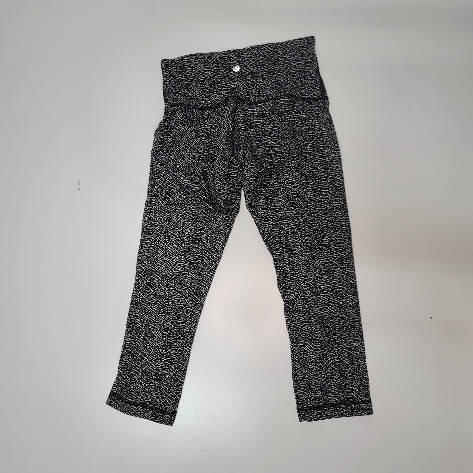 Lululemon Leggings Cropped Pants Size Black White Speckled Zebra