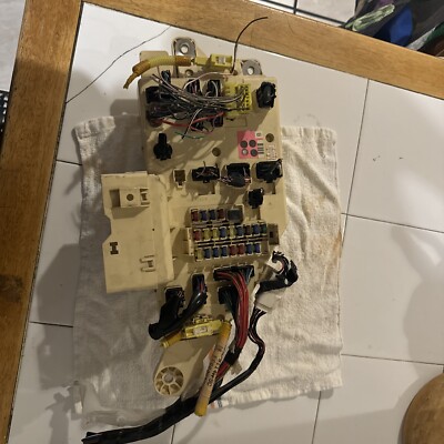   1998-2002 Land Cruiser Lexus LX470 Dash Left Junction Block Cabin Fuse Box