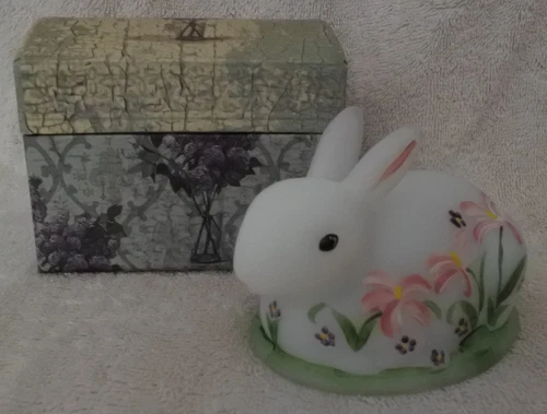 Fenton Art Glass Painted S.Davis Bunny  On Nest Covered Dish Replacement Lid