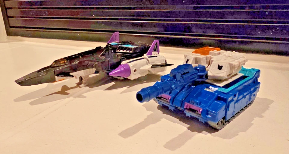 LOTE de 2 Transformers Titans Return 2016 Hasbro Leader Class - Sky Shadow y Overload Foto 2 de 4