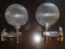 2 Badleuchten, Wand, Fa. EMCO mit Glaskugeln