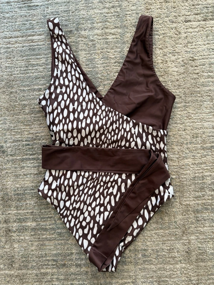 Traje envolvente reversible Baiia Zanzíbar 3 piezas talla US8/AU12 USADO EN EXCELENTE ESTADO Foto 4 de 4