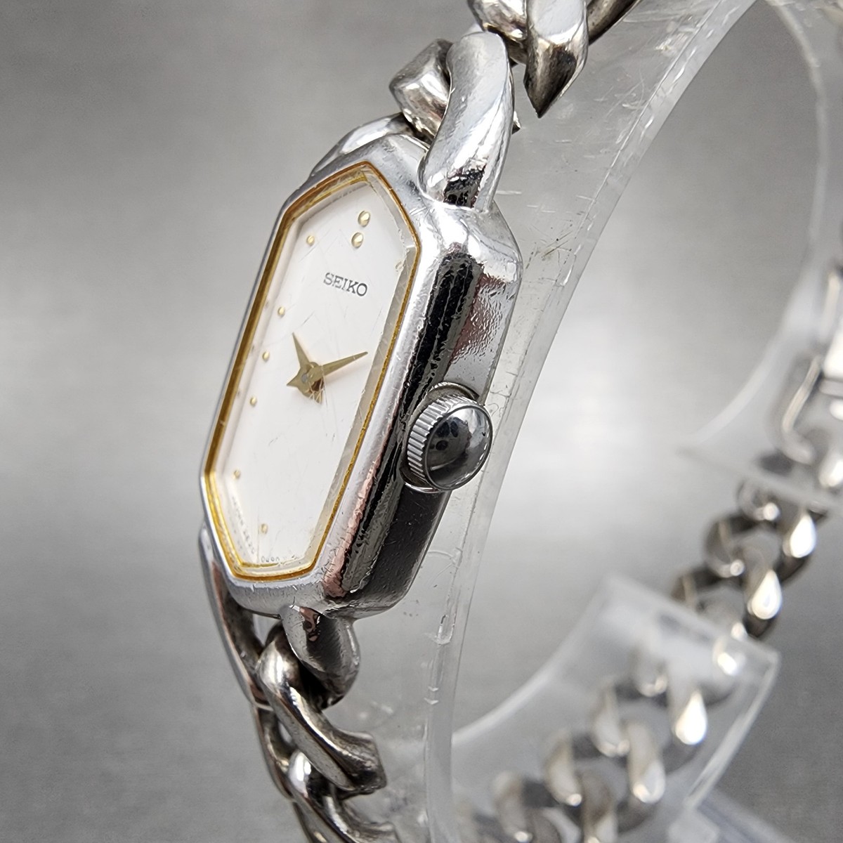 Seiko Watch Women 13mm White Dial Silver Tone 2e20-5360 New