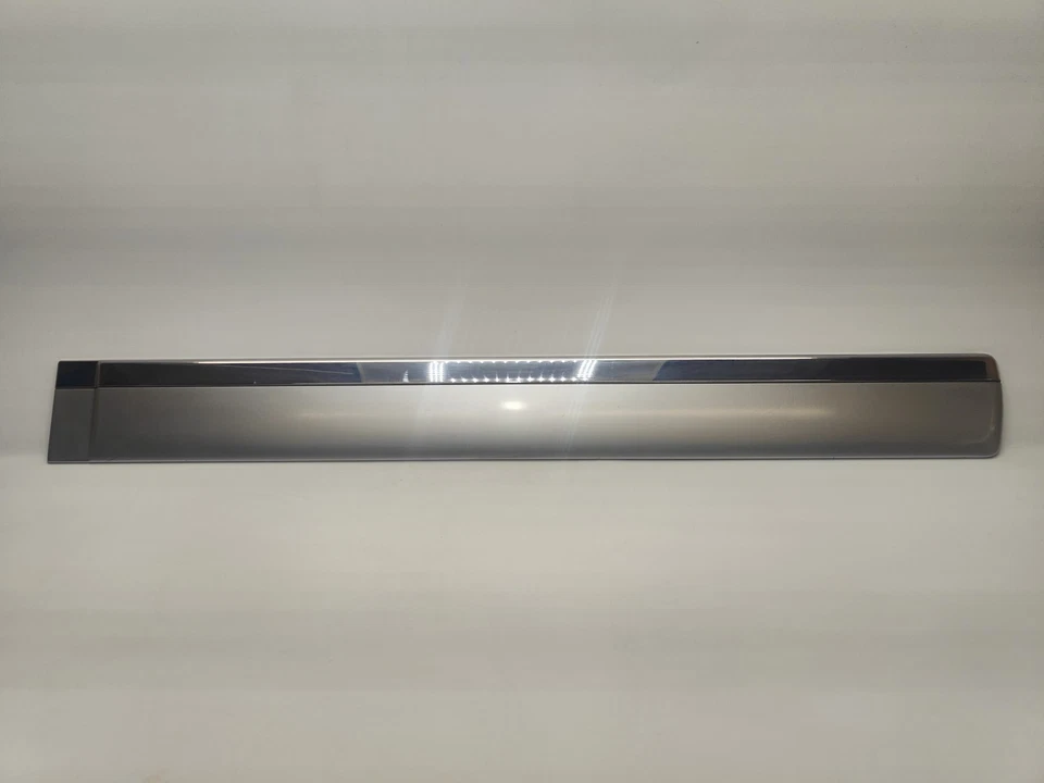 Moldura de puerta trasera izquierda lado derecho OEM 09-14 Avalanche LTZ Suburban Yukon XL Foto 2 de 4