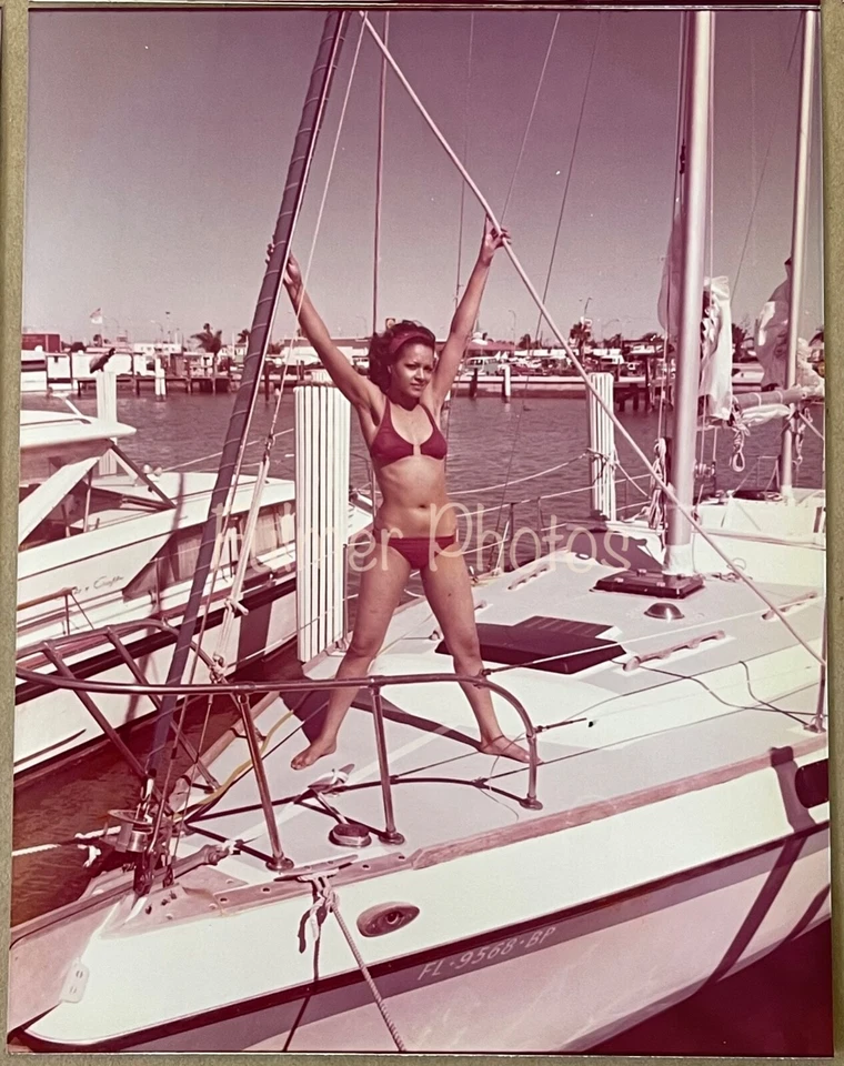 6 VTG 1970s COLOR PHOTOS 5x7 Snapshots Female SWIMSUIT SAILBOAT Bikini Model - Image 4 of 4