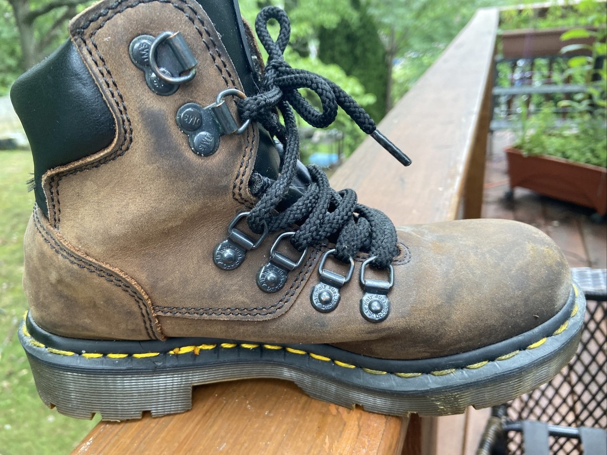 DR MARTENS INDUSTRIAL AIR WAIR 8936 SIX TIE RIVET BOOT Size DR MARTENS INDUSTRIAL AIR WAIR 8936 SIX TIE RIVET BOOT Size