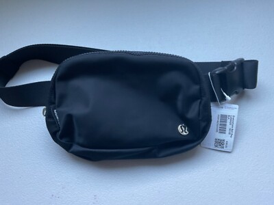 BNWT   LULULEMON  Everywhere Belt Bag Black w/ Silver SHIPS FAST 1L