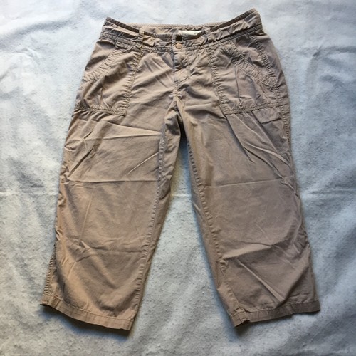 Old Navy Cotton Blend Capri Pants w/ Hem Button-Clasps, Women's 4 (Beige) - Picture 2 of 8