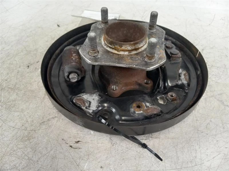 Nissan Sentra 2010 eje trasero izquierdo nudillo Foto 2 de 4