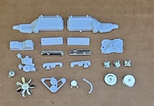 MPC 1/25 1978 DODGE D100 PICK-UP ENGINE AND RELATED PARTS