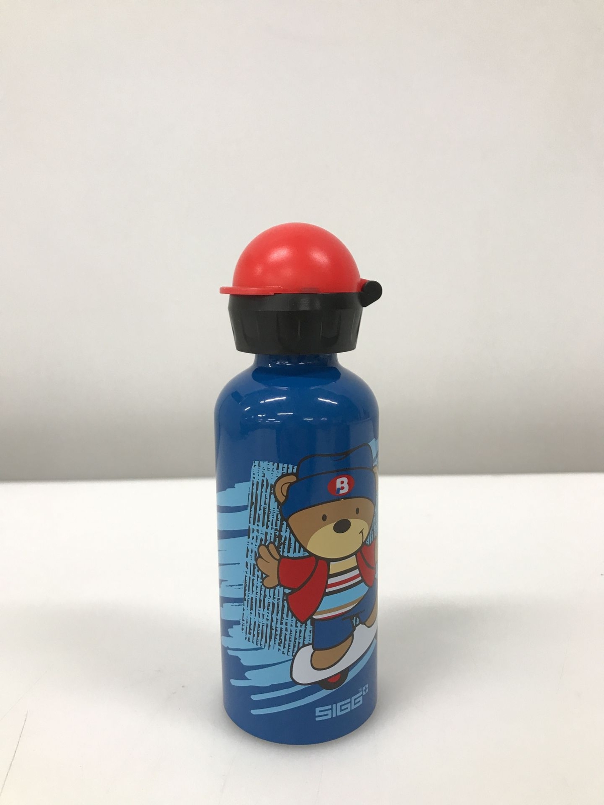 SIGG - 8923.6 botella de aluminio para niños