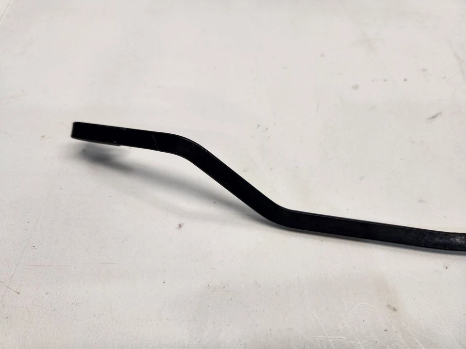 Правый рычаг стеклоочистителя 2011 Ford Edge для пассажира - Изображение 2 из 4