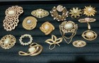 / Pins. Vintage to Modern. Large Variety Lot of 15 Gold Tone Faux Pearl Brooches